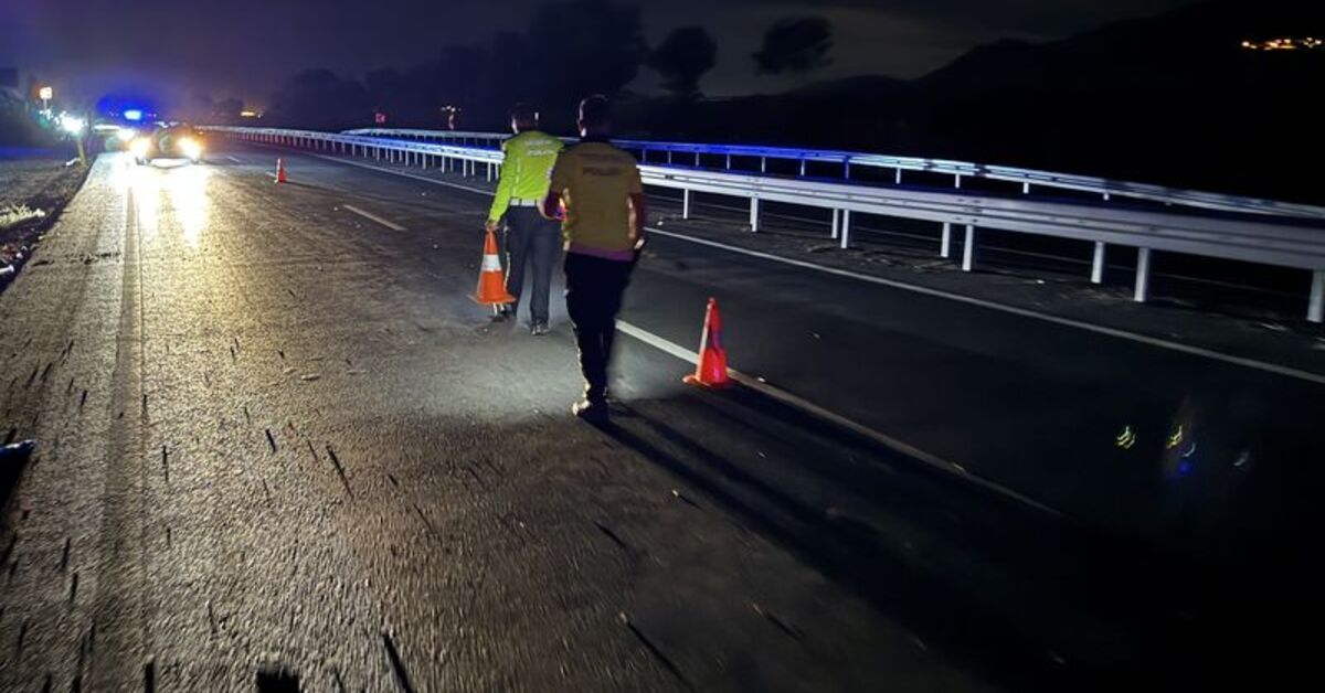 Aydın’da hafif ticari araçla çarpışan motosikletteki 2 kişi öldü