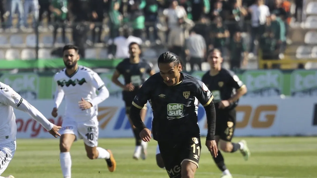 TFF 1. Lig – Teksüt Bandırmaspor: 3 – Sakaryaspor: 2