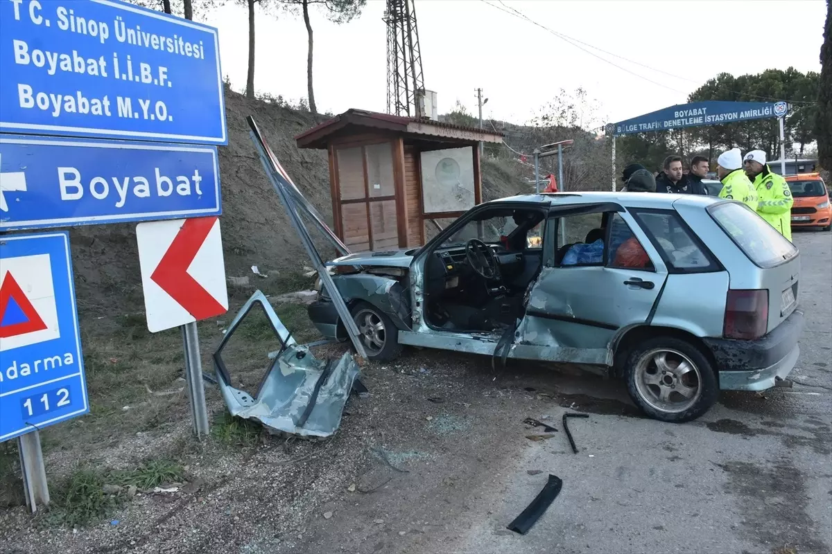 Boyabat’ta Trafik Kazası: 5 Yaralı