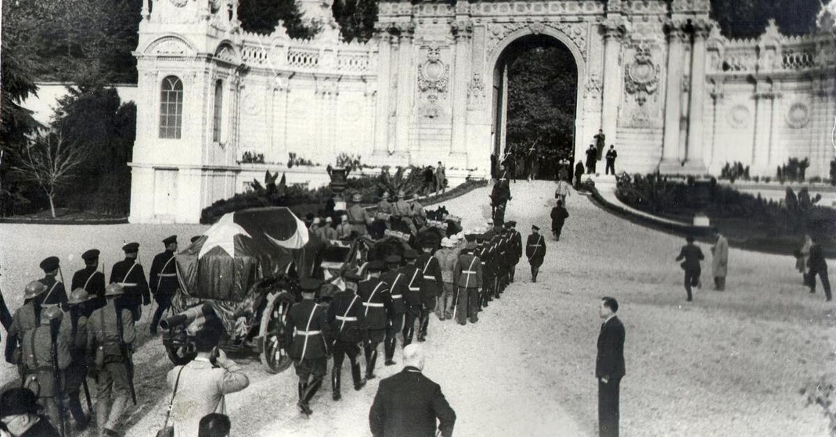 Ünlülerden ’10 Kasım Atatürk’ü Anma Günü’ mesajları