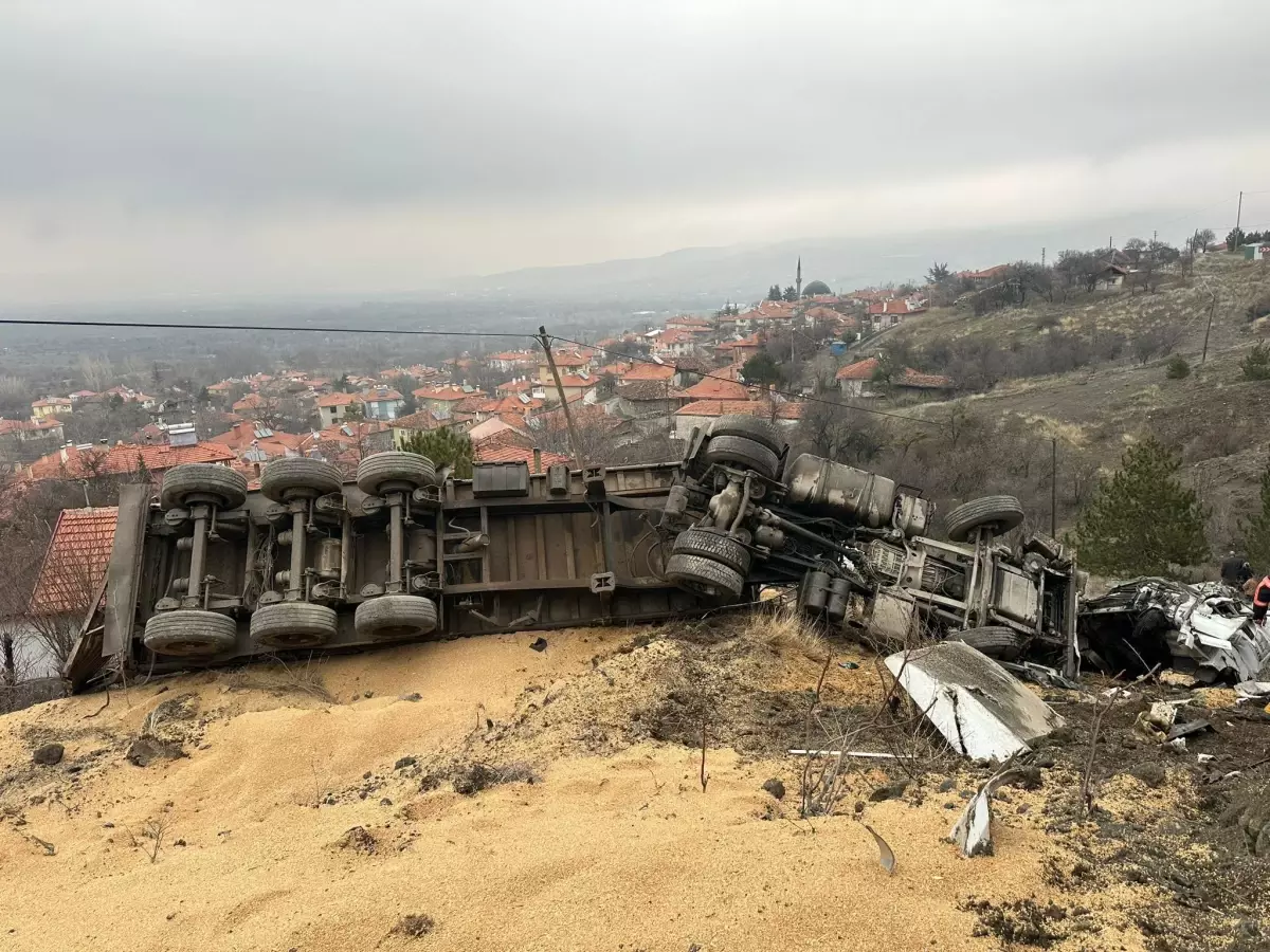 Çankırı’da TIR’ın Devrilmesi Sonucu 1 Yaralı