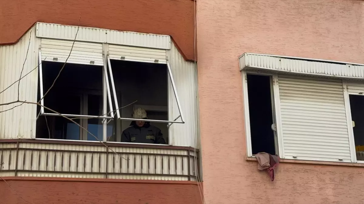 Muratpaşa’da Balkon Yangını